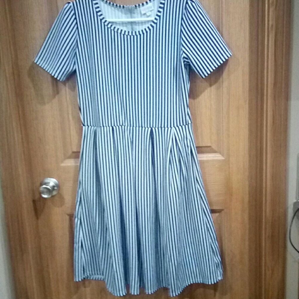 Lularoe Amelia Medium